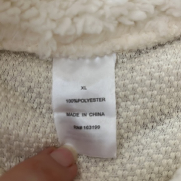 Style 5 fuzzy sherpa turtleneck pullover White - Picture 9 of 11